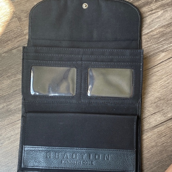 Kenneth Cole Women’s Black Leather Wallet - Picture 3 of 6